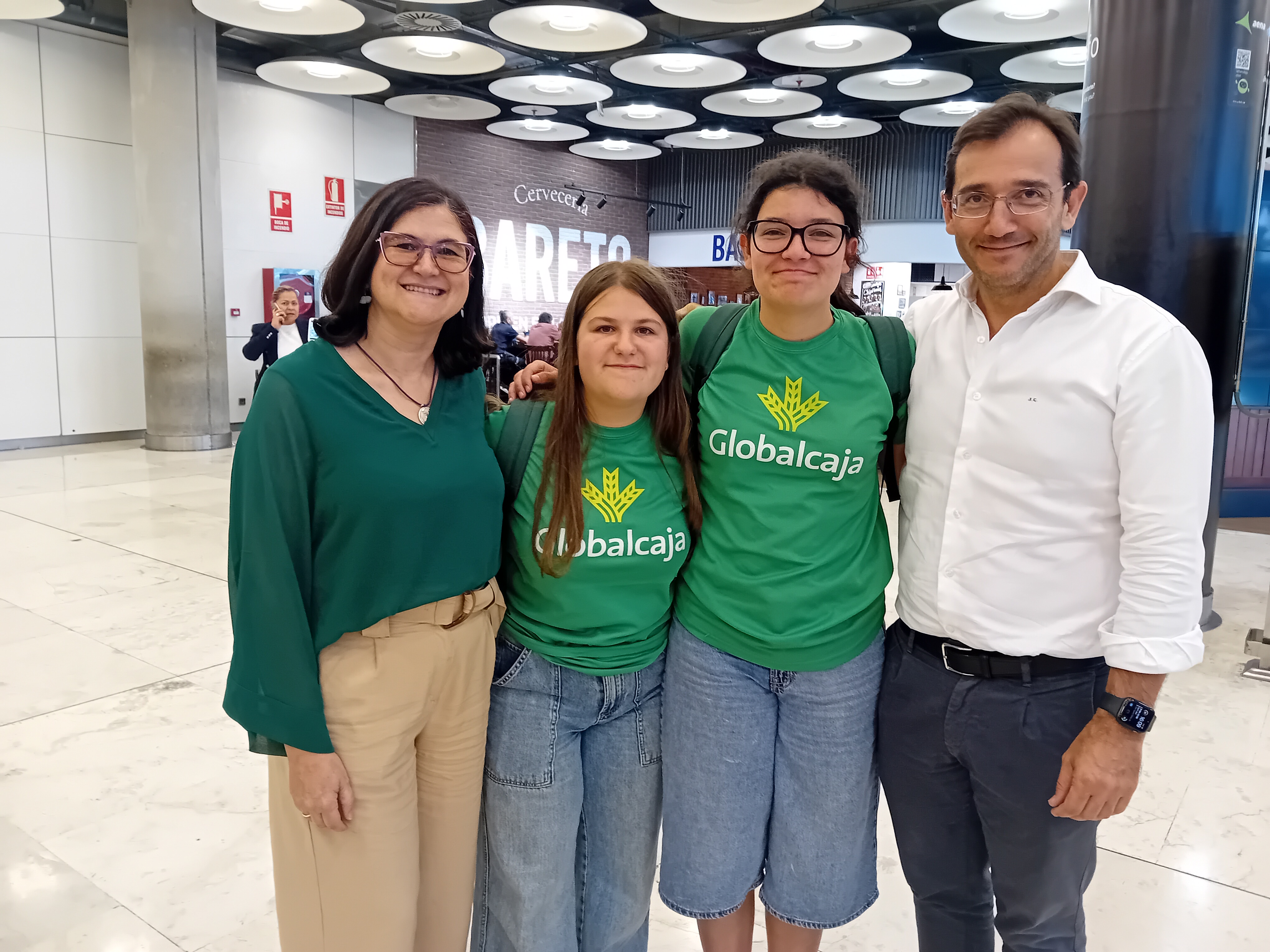 Mayón y Javier González, con sus hijas. 